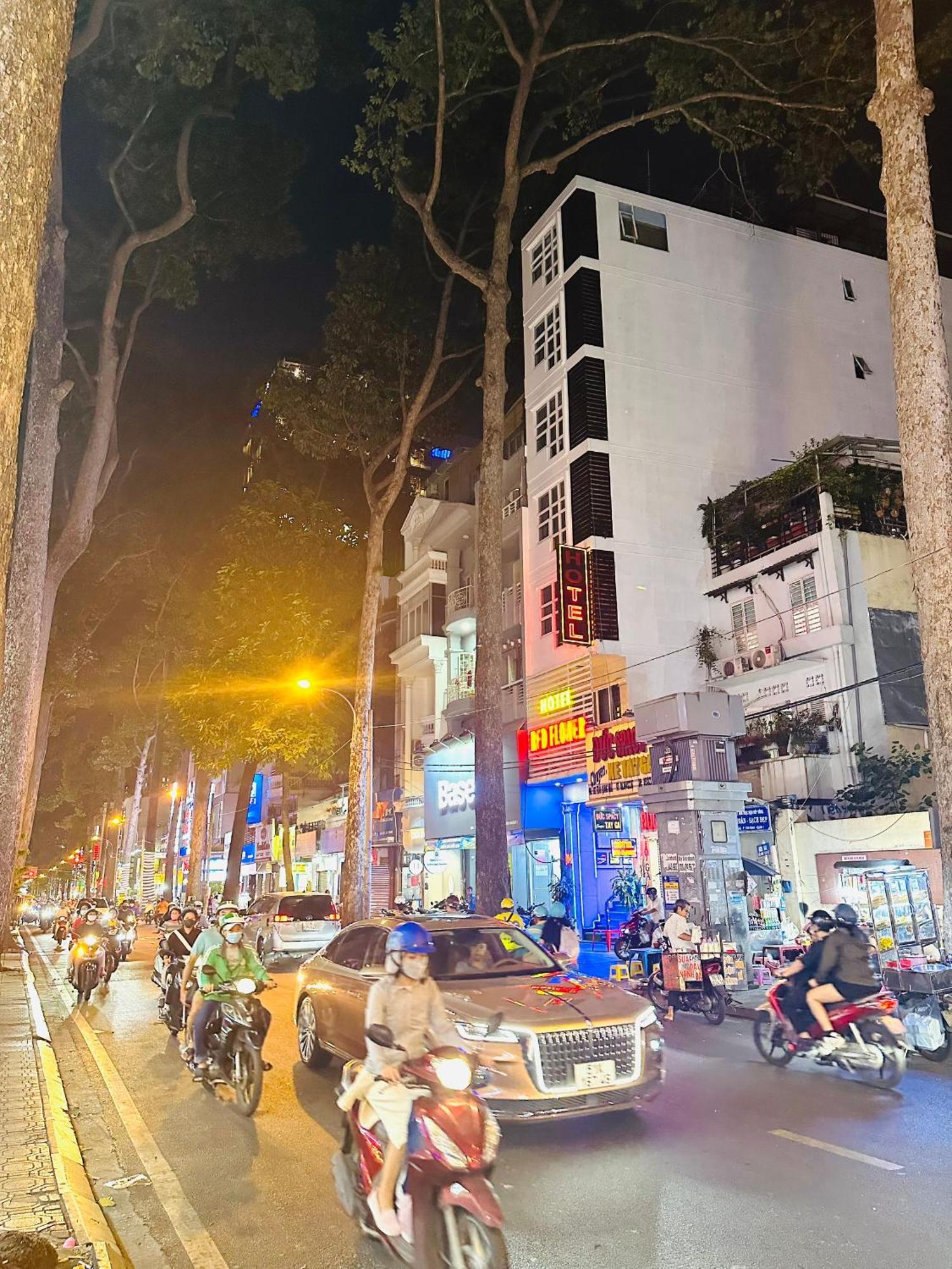 Redflower Hotel Thành Pho Ho Chí Minh Esterno foto