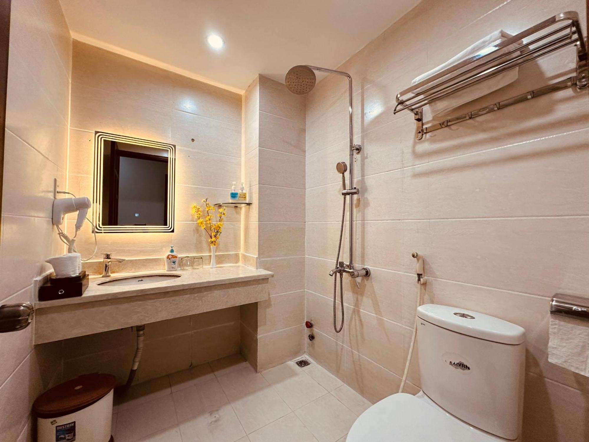 Redflower Hotel Thành Pho Ho Chí Minh Esterno foto