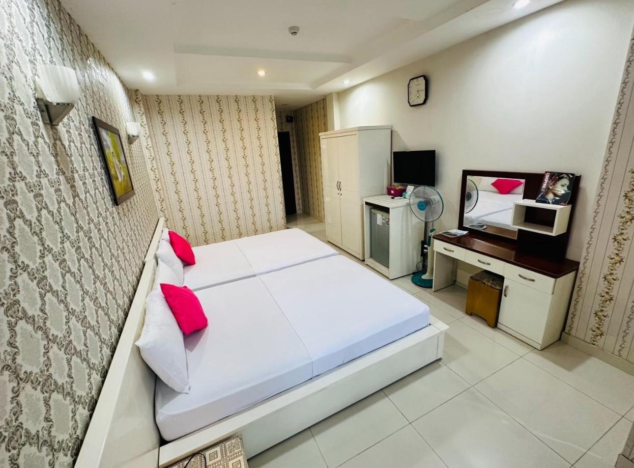 Redflower Hotel Thành Pho Ho Chí Minh Esterno foto